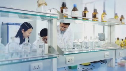 首場“把脈”昆明 省委省政府現(xiàn)場辦公會凝聚發(fā)展共識，聚焦醫(yī)學研究與試驗發(fā)展新篇章