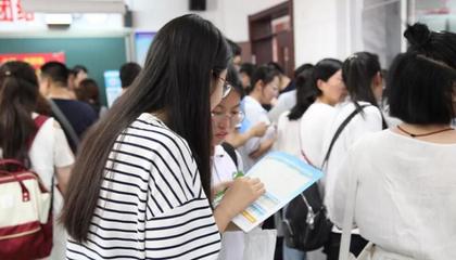 學校解碼招生計劃，高校招辦現場指導——大連市第三十六中學舉辦高校招生咨詢大會